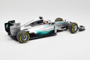 Mercedes AMG Petronas W05 #44 L. Hamilton F1 World Champion 2014 Minichamps 1:18 186140044 Fém – 2. kép a 7-ből