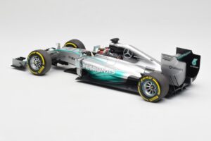 Mercedes AMG Petronas W05 #44 L. Hamilton F1 World Champion 2014 Minichamps 1:18 186140044 Fém – 5. kép a 7-ből