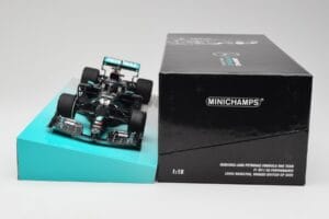 Mercedes AMG Petronas W11 #44 L. Hamilton Winner British GP 2020 Minichamps 1:18 113200444 Fém – 6. kép a 7-ből