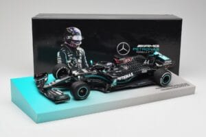 Mercedes AMG Petronas W11 #44 L. Hamilton Winner British GP 2020 Minichamps 1:18 113200444 Fém – 7. kép a 7-ből