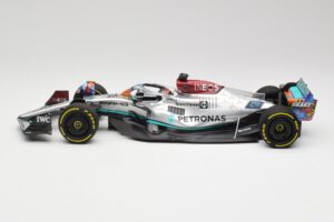 Mercedes AMG W13 E Performance Petronas #63 G. Russell Miami GP 2022 Minichamps 1:18 110220563 Fém – 3. kép a 7-ből