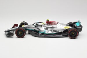 Mercedes AMG W13 E Performance Petronas #44 L. Hamilton Spanish GP 2022 Minichamps 1:18 110220044 Fém – 3. kép a 7-ből