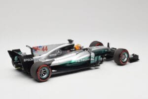 Mercedes AMG W08 EQ Power+ Petronas #44 L. Hamilton F1 World Champion 2017 Minichamps 1:18 186170044 Gyanta – 2. kép a 7-ből