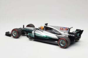 Mercedes AMG W08 EQ Power+ Petronas #44 L. Hamilton F1 World Champion 2017 Minichamps 1:18 186170044 Gyanta – 5. kép a 7-ből