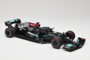 Mercedes AMG W12 Petronas #44 L. Hamilton Spanish GP 100th Pole 2021 Minichamps 1:18 110210444 Gyanta – 4. kép a 7-ből