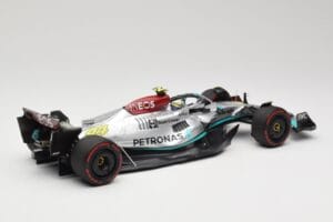 Mercedes AMG W13 E Performance Petronas #44 L. Hamilton Brazilian GP 2022 Minichamps 1:18 110222144 Gyanta – 2. kép a 7-ből