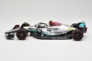 Mercedes AMG W13 E Performance Petronas #44 L. Hamilton Brazilian GP 2022 Minichamps 1:18 110222144 Gyanta – 3. kép a 7-ből