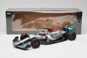 Mercedes AMG W13 E Performance Petronas #44 L. Hamilton Brazilian GP 2022 Minichamps 1:18 110222144 Gyanta – 7. kép a 7-ből