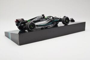 Mercedes AMG W14 E Performance Petronas #63 G. Russell Bahrain GP 2023 Minichamps 1:18 113230163 Gyanta – 3. kép a 7-ből