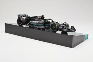 Mercedes AMG W14 E Performance Petronas #63 G. Russell Bahrain GP 2023 Minichamps 1:18 113230163 Gyanta – 4. kép a 7-ből