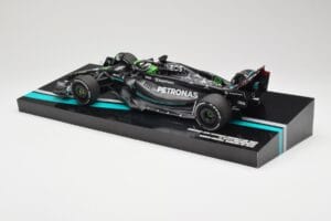 Mercedes AMG W14 E Performance Petronas #63 G. Russell Bahrain GP 2023 Minichamps 1:18 113230163 Gyanta – 5. kép a 7-ből