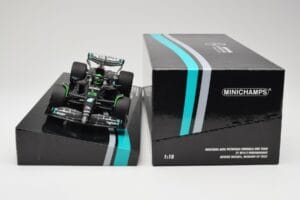 Mercedes AMG W14 E Performance Petronas #63 G. Russell Bahrain GP 2023 Minichamps 1:18 113230163 Gyanta – 6. kép a 7-ből