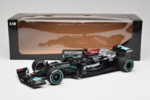 Mercedes AMG W12 #44 L. Hamilton Bahrain GP 2021 Minichamps 1:18 110210144 Fém – 6. kép a 7-ből