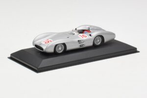 Mercedes W196 Streamliner #16 J.M. Fangio GP Italy Winner 1954 Minichamps 1:43 432543016 Fém – 2. kép a 4-ből