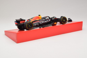 Red Bull Racing RB18 #1 M. Verstappen Oracle Winner Dutch GP 2022 Minichamps 1:18 113223501 Fém – 3. kép a 7-ből