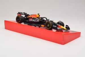 Red Bull Racing RB18 #1 M. Verstappen Oracle Winner Dutch GP 2022 Minichamps 1:18 113223501 Fém – 4. kép a 7-ből