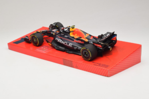 Red Bull Racing RB18 #1 M. Verstappen Oracle Winner Dutch GP 2022 Minichamps 1:18 113223501 Fém – 5. kép a 7-ből