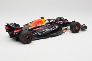 Oracle Red Bull Racing RB18 #1 M. Verstappen Winner Belgian GP 2022 Minichamps 1:18 110221401 Fém – 2. kép a 7-ből