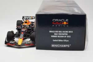 Oracle Red Bull Racing RB18 #1 M. Verstappen Winner Belgian GP 2022 Minichamps 1:18 110221401 Fém – 6. kép a 7-ből