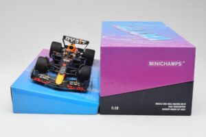 Red Bull Racing RB18 #1 M. Verstappen Winner Miami GP 2022 Minichamps 1:18 113220501 Fém – 6. kép a 7-ből