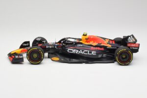 Oracle Red Bull Racing RB18 #11 S. Perez Abu Dhabi GP 2022 Minichamps 1:18 110222211 Fém – 3. kép a 7-ből