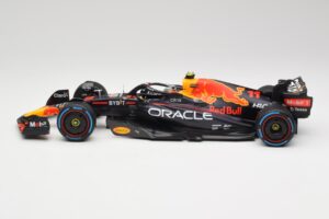 Oracle Red Bull Racing RB18 #11 S. Perez Monaco GP Winner Rain Tyre Version 2022 Minichamps 1:18 110222711 Fém – 3. kép a 7-ből