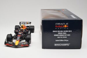 Oracle Red Bull Racing RB18 #11 S. Perez Monaco GP Winner Rain Tyre Version 2022 Minichamps 1:18 110222711 Fém – 6. kép a 7-ből