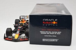 Oracle Red Bull Racing RB19 #1 M. Verstappen Winner Abu Dhabi GP 2023 Minichamps 1:18 110232301 Fém – 6. kép a 7-ből