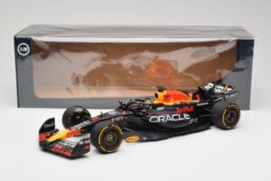 Oracle Red Bull Racing RB19 #1 M. Verstappen Winner Abu Dhabi GP 2023 Minichamps 1:18 110232301 Fém – 7. kép a 7-ből