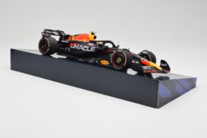 Red Bull Racing RB19 #11 S. Perez Winner Saudi Arabian GP 2023 Minichamps 1:18 113230111 Fém – 4. kép a 6-ből