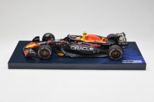 Red Bull Racing RB19 #11 S. Perez Winner Saudi Arabian GP 2023 Minichamps 1:18 113230111 Fém