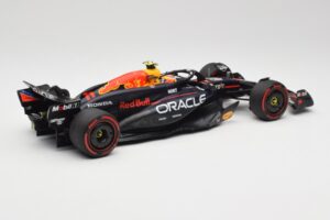 Red Bull Racing RB20 #11 S. Perez Bahrain GP 2024 Minichamps 1:18 110240111 Fém – 2. kép a 7-ből