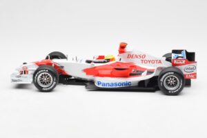 Panasonic Toyota Racing TF106 #8 R. Schumacher F1 2006 Minichamps 1:18 100060007 Fém – 3. kép a 6-ből