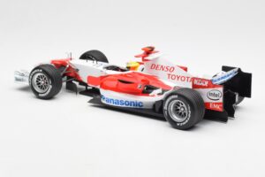 Panasonic Toyota Racing TF106 #8 R. Schumacher F1 2006 Minichamps 1:18 100060007 Fém – 5. kép a 6-ből