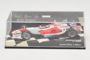 Toyota TF106 Panasonic #12 J. Trulli Panasonic Toyota Racing Showcar 2006 Minichamps 1:43 400060078 Fém – 4. kép a 5-ből