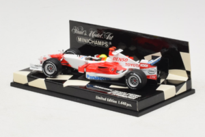 Toyota TF106 Panasonic #11 R. Schumacher Panasonic Toyota Racing Showcar 2006 Minichamps 1:43 400060077 Fém – 3. kép a 5-ből
