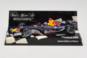 Red Bull Racing D. Coulthard Showcar 2005 Minichamps 1:43 400050084 Fém