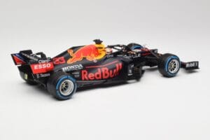 Red Bull Racing Honda RB16B #33 M. Verstappen Turkish GP 2nd Place 2021 Minichamps 1:18 110211633 Fém – 2. kép a 7-ből