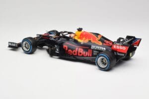 Red Bull Racing Honda RB16B #33 M. Verstappen Turkish GP 2nd Place 2021 Minichamps 1:18 110211633 Fém – 5. kép a 7-ből