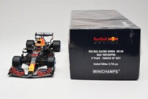 Red Bull Racing Honda RB16B #33 M. Verstappen Turkish GP 2nd Place 2021 Minichamps 1:18 110211633 Fém – 6. kép a 7-ből