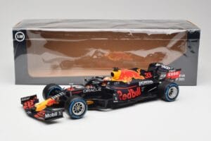 Red Bull Racing Honda RB16B #33 M. Verstappen Turkish GP 2nd Place 2021 Minichamps 1:18 110211633 Fém – 7. kép a 7-ből