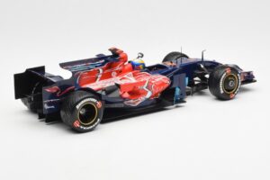 Red Bull Racing RB6 #6 M. Webber F1 Showcar 2010 Minichamps 1:18 150100076 Fém – 2. kép a 6-ből