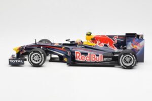 Red Bull RB6 #7 M. Webber Red Bull Racing Showcar 2010 Minichamps 1:18 150100076-R1 Fém – 3. kép a 6-ből