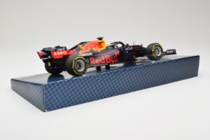 Red Bull Racing Honda RB16B #33 M. Verstappen Emilia Romagna GP 2021 Case Edition Minichamps 1:18 113210133 Gyanta – 3. kép a 7-ből