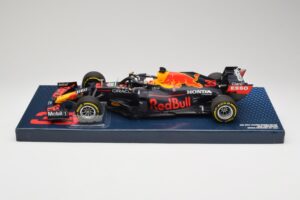 Red Bull Racing Honda RB16B #33 M. Verstappen Emilia Romagna GP 2021 Case Edition Minichamps 1:18 113210133 Gyanta
