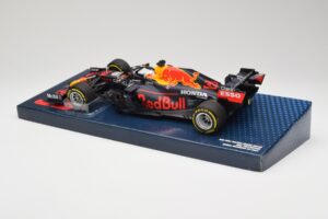 Red Bull Racing Honda RB16B #33 M. Verstappen Emilia Romagna GP 2021 Case Edition Minichamps 1:18 113210133 Gyanta – 5. kép a 7-ből