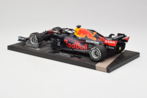 Red Bull Racing RB16B #33 M. Verstappen Monaco GP Winner 2021 Minichamps 1:18 113210533-R1 Gyanta – 5. kép a 6-ből