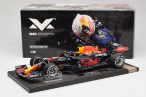 Red Bull Racing RB16B #33 M. Verstappen Monaco GP Winner 2021 Minichamps 1:18 113210533-R1 Gyanta – 6. kép a 6-ből