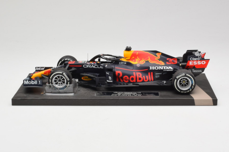 Red Bull Racing RB16B #33 M. Verstappen Monaco GP Winner 2021 Minichamps 1:18 113210533-R1 Gyanta