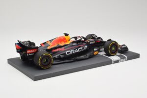 Oracle Red Bull Racing RB18 #33 M. Verstappen Belgian GP 2022 Minichamps 1:18 113221401 Gyanta – 3. kép a 7-ből